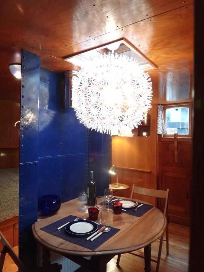 Botel Bateau, Peniche Marbore -