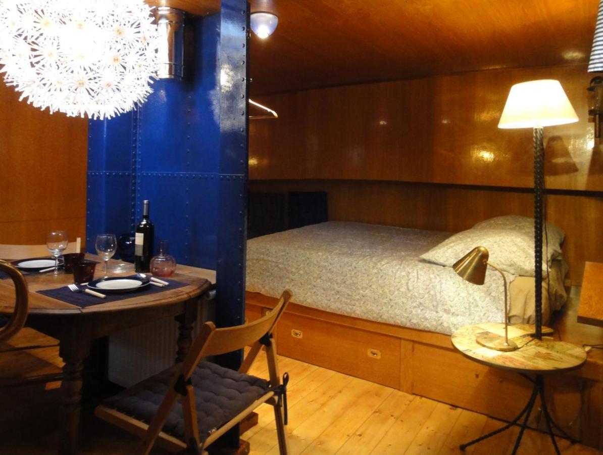 Bateau, Peniche Marbore - Botel *