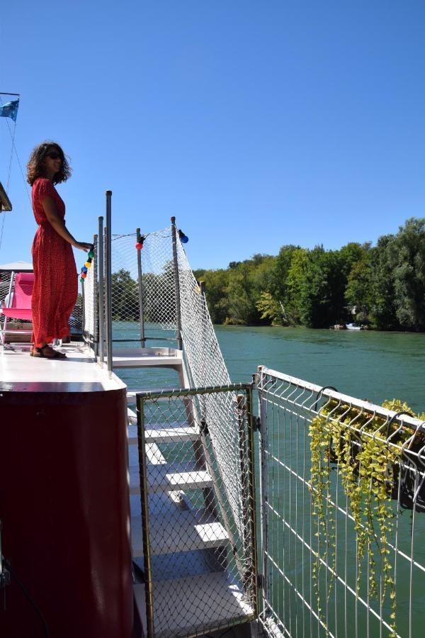Botel Bateau, Peniche Marbore -