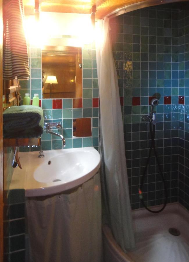 Bateau, Peniche Marbore -